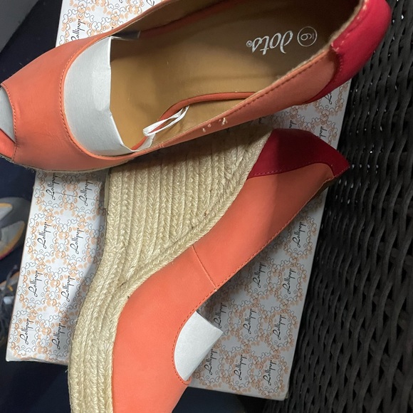 DOTS Peach and Pink wedge Platform sandals Size 9 - Picture 2 of 3